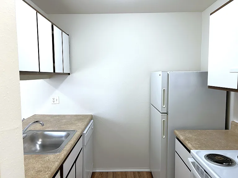Perry Place Apartments — Photo 53
