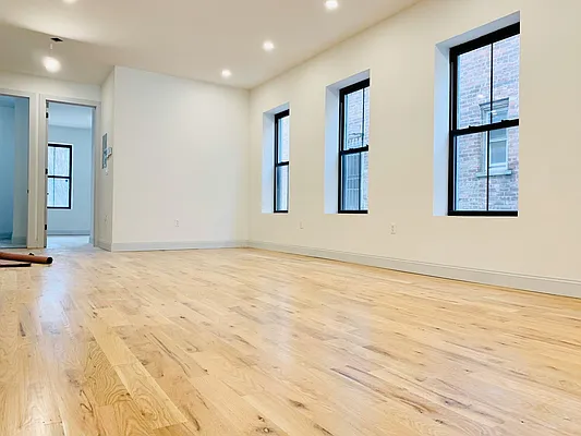 Rented by Blue Egg Realty Corp | media 15