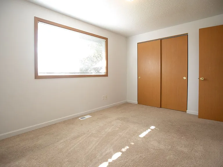 375 Sycamore Ave — Photo 9