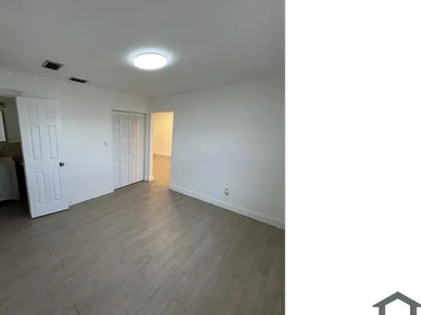 17 SE 2nd St, Dania, FL 33004