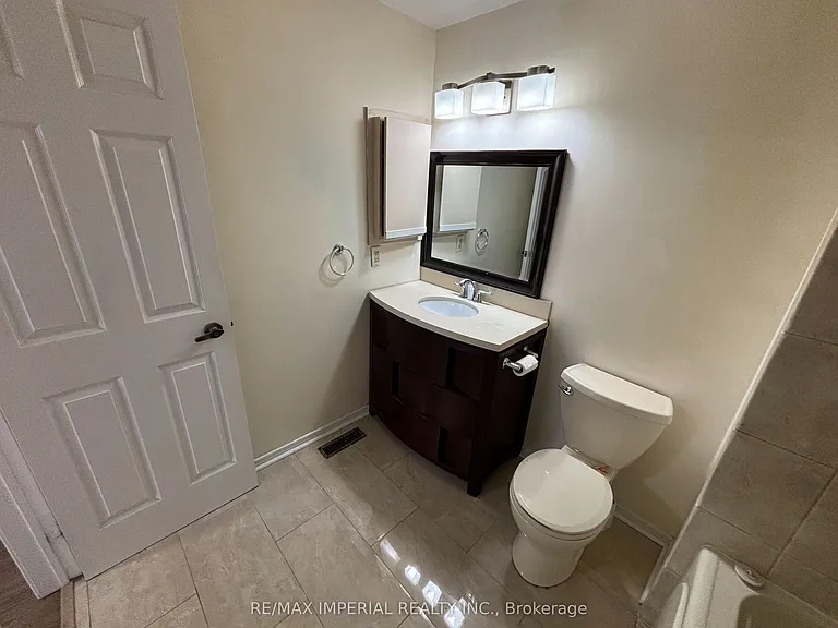 98 McMorran Cres — Photo 18