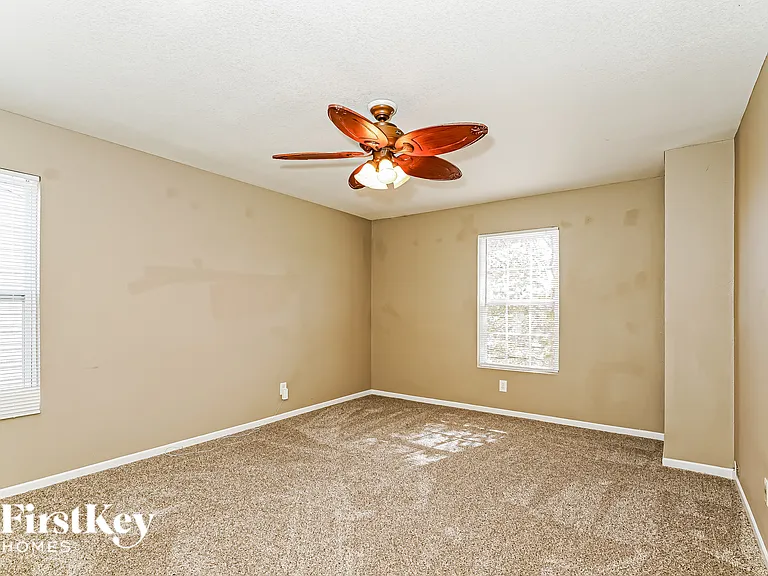 10702 Gathering Dr — Photo 8