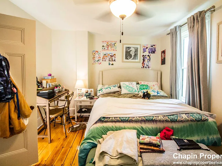 Cypress St — Photo 35