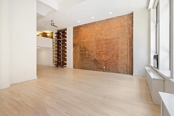 Rented by AVENUE 8 INC | media 13