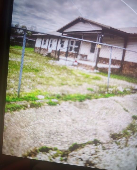 2nd image of 646 D St NW #W