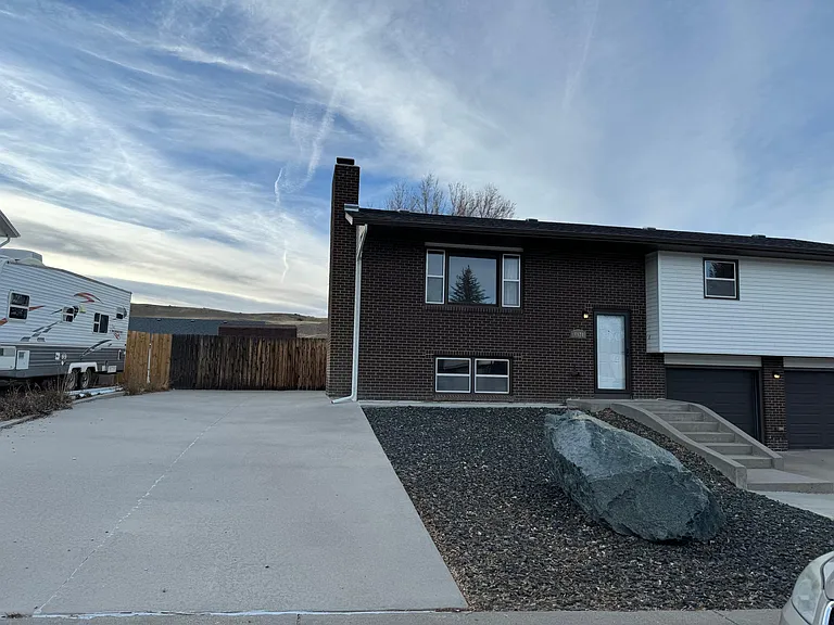 4920 Yesness Ct — Photo 10