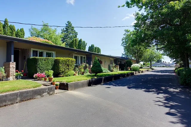 5255-5319 SW Scholls Ferry Rd #5317 — Photo 1