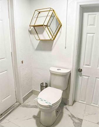 5th image of 4620 Purdy Ln #2