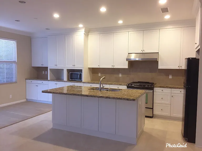 106 Churchill — Photo 2