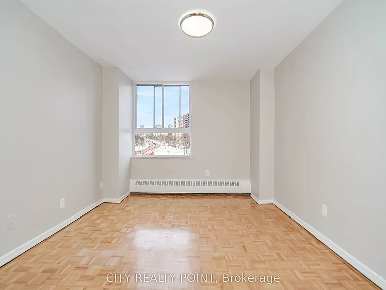 6200 Bathurst St #1412 — Photo 13