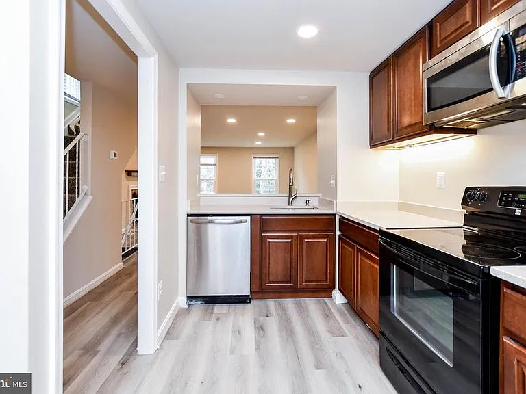20569 Strath Haven Dr — Photo 4