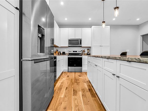 5th image of 1102 Spring Garden Ave