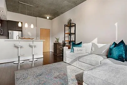 2 bed, 777 sqft, $3,195 — Photo 3
