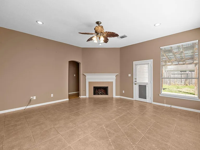 7206 Hollow Field Ln — Photo 11