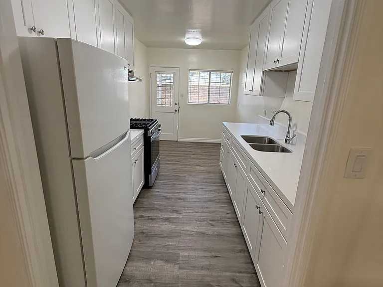 3821 Atlantic Ave #A — Photo 10