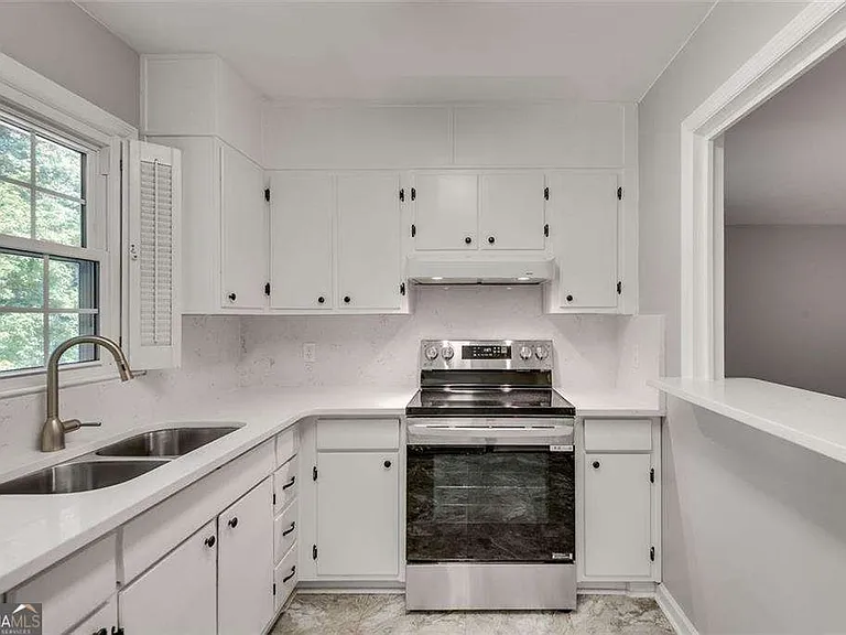 799 Marstevan Dr NE — Photo 12