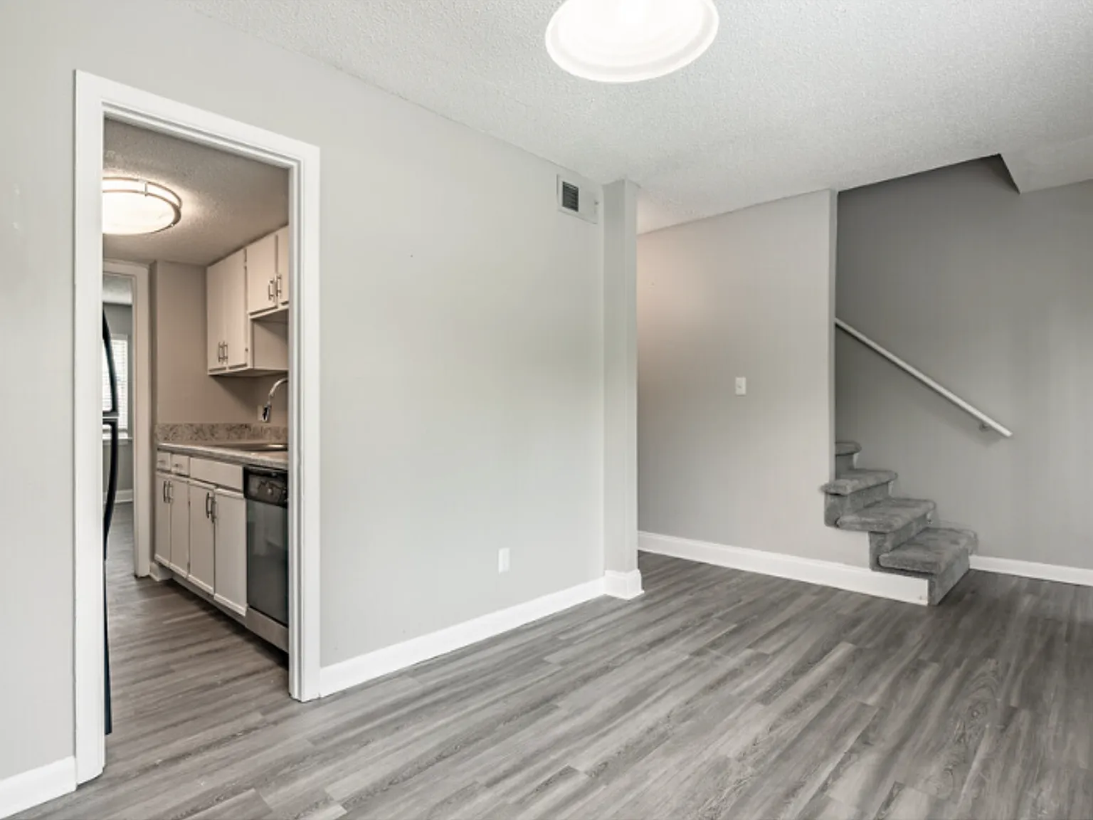 Cedarview Townhomes — Photo 4