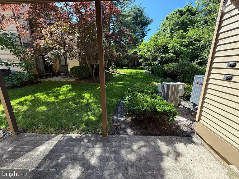 402 Cypress Point Cir #A — Photo 11