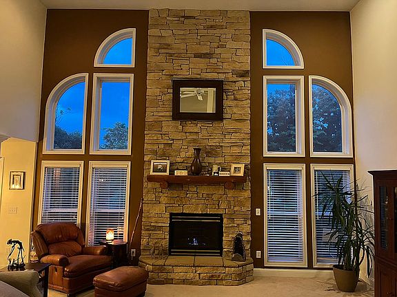 3rd image of 331 Forest Edge Dr
