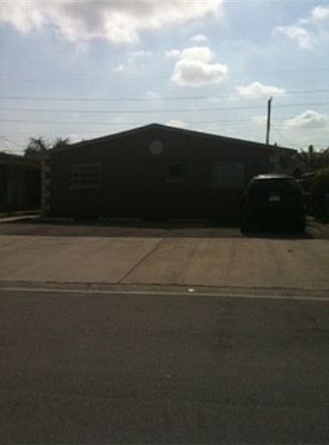 2nd image of 734 W 30th St