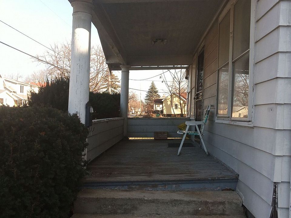 2nd image of 1653 Freeman St