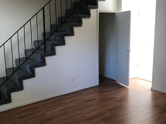 4th image of 675 E Matchwood Pl