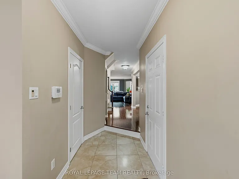 216 Horseshoe Cres — Photo 11
