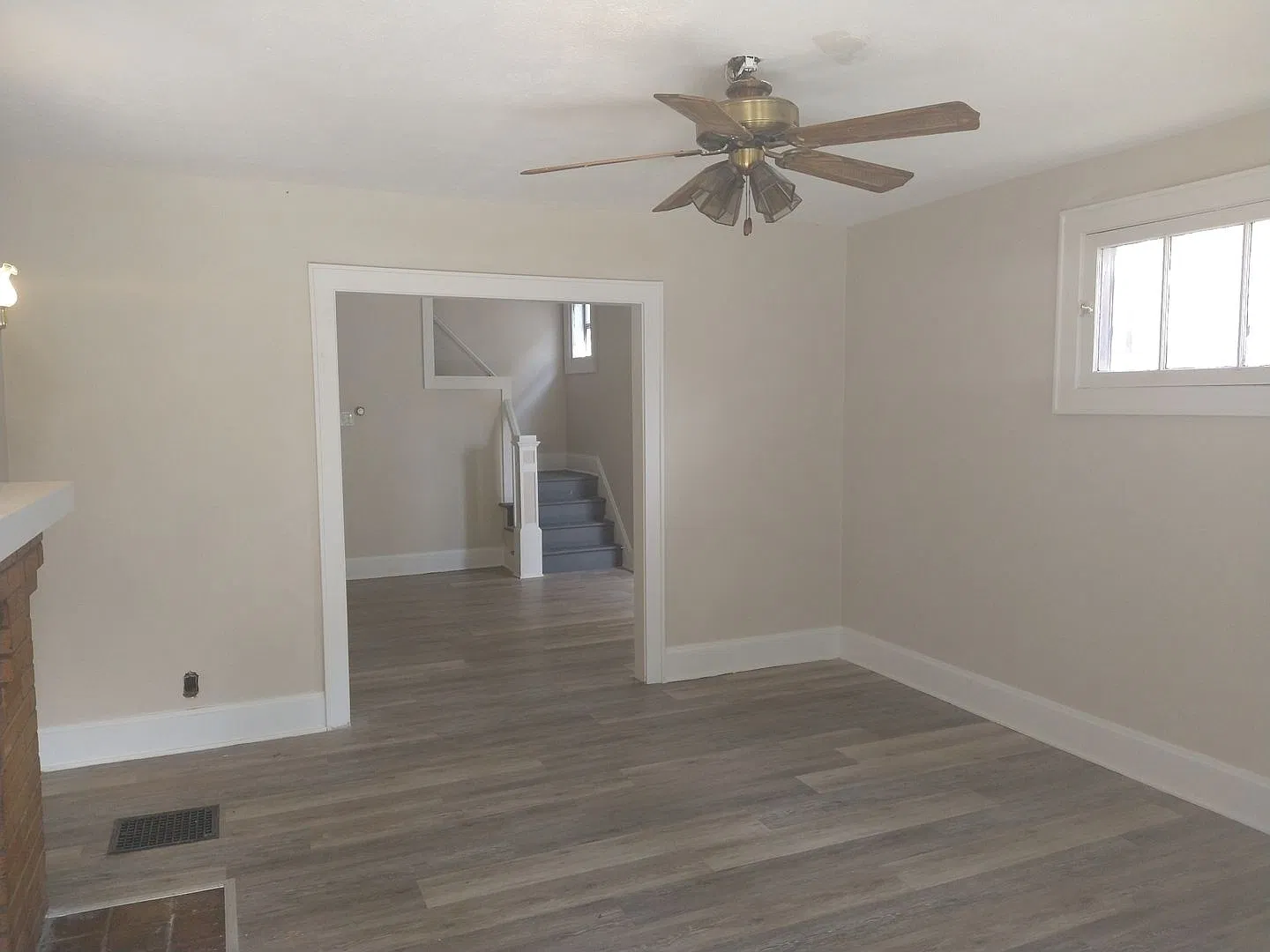 206-208 N Harris Ave — Photo 3