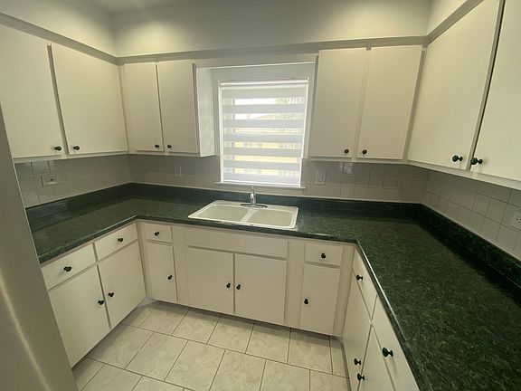 4th image of 3143 N Nashville Ave APT 3W