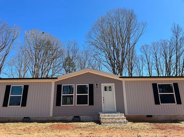 6008 Apple Wyrick Rd, Gibsonville, NC 27249