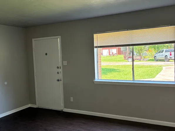 890 Lake St Unit A/b, Somerville, TX 77879