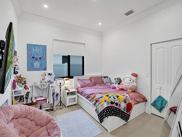 541 SW 178th Way N — Photo 32