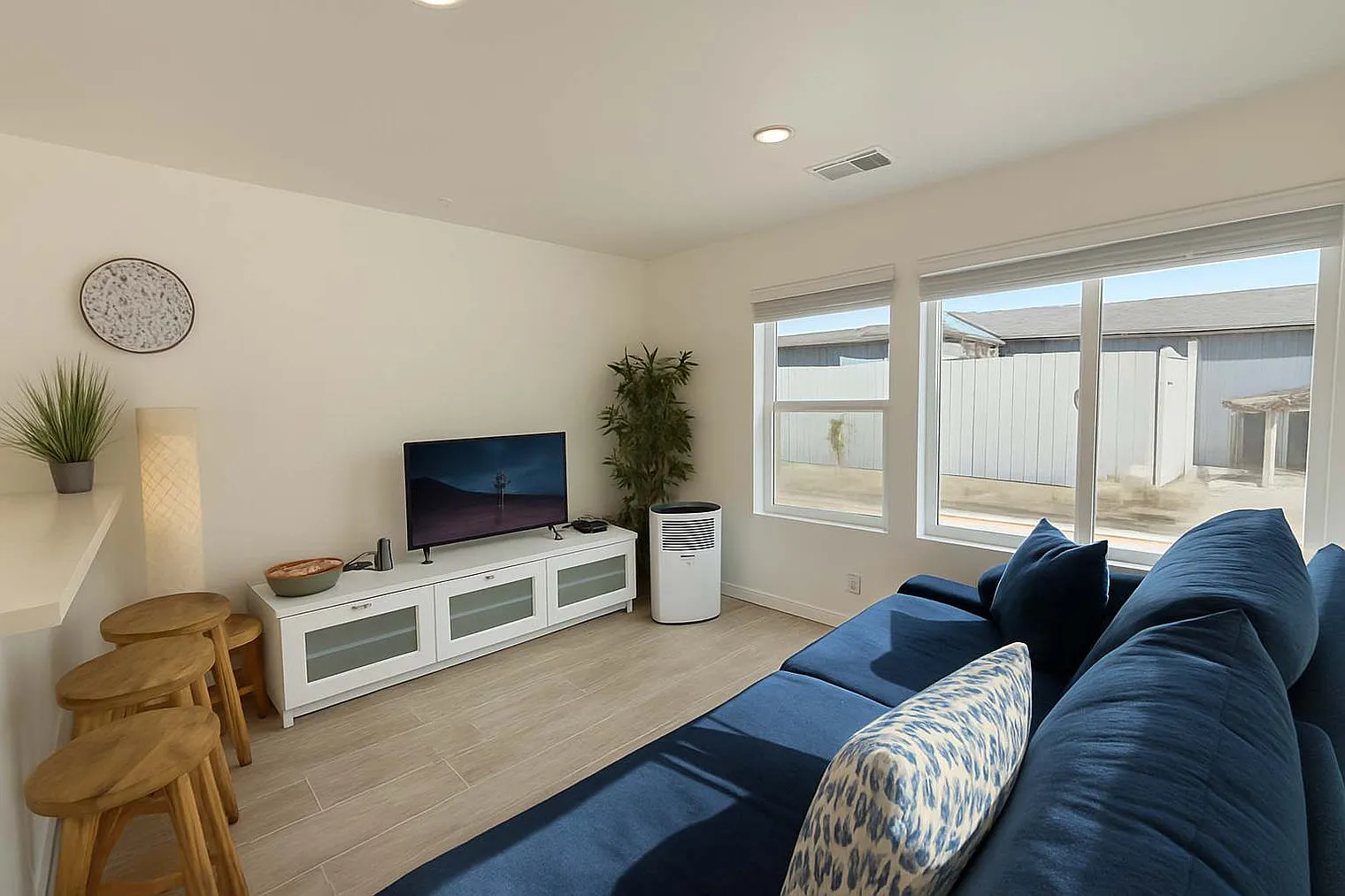 1 bed, 1.0 bath, 365 sqft, $4,797 — Photo 1