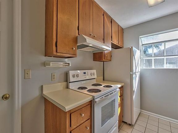 4th image of 2483 Talco Hills Dr #B
