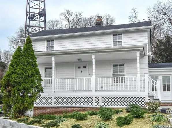 1667A Northern Blvd #A, Roslyn, NY 11576