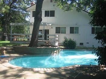3rd image of 8721 Great Oaks Way