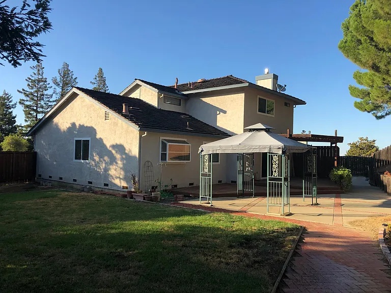 Dove Ct — Photo 2