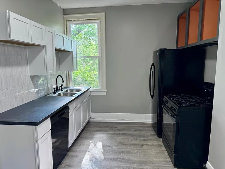 2317 Chickasaw St — Photo 1