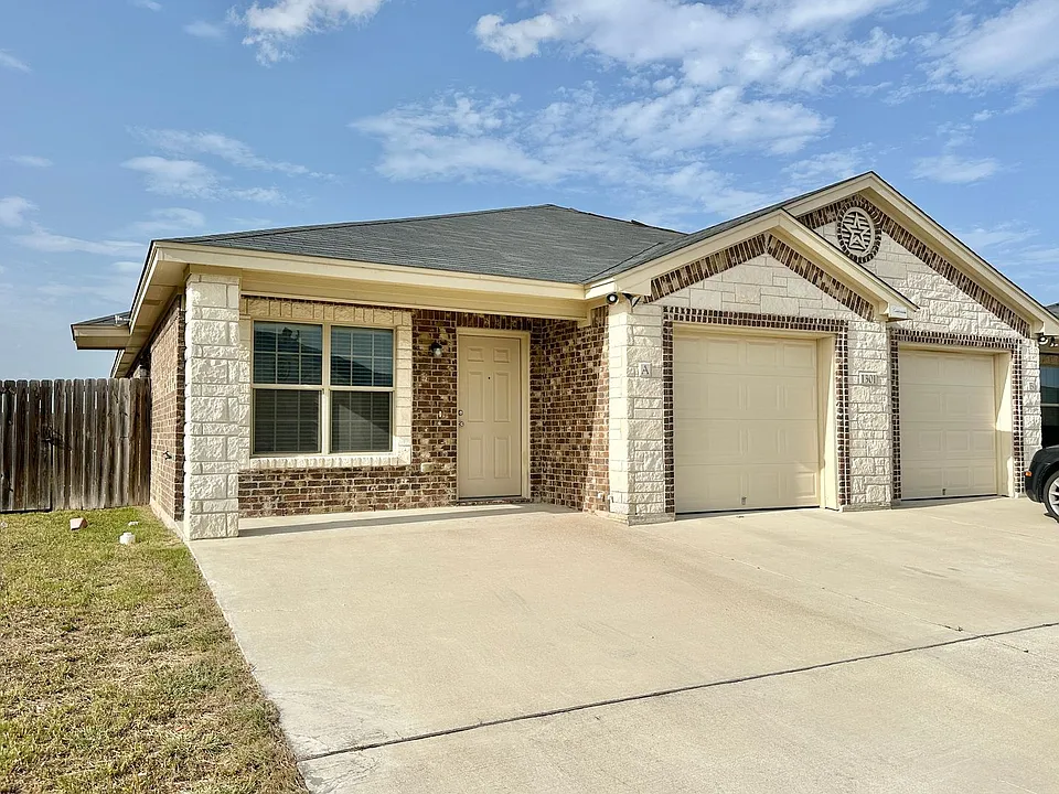 1301 Vanguard Ln