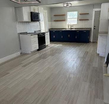 4th image of 411 W 4th St