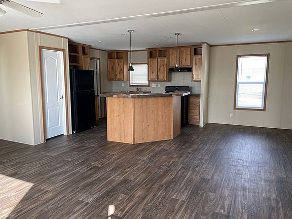 4th image of 3300 Killingsworth Ln #893