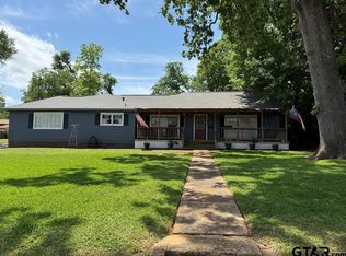 52 Rambling Rd, Palestine, TX 75801