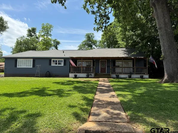52 Rambling Rd, Palestine, TX 75801