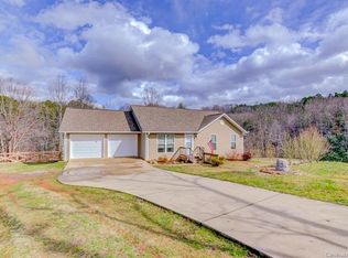37 New Bailey Ridge Rd, Candler, NC 28715