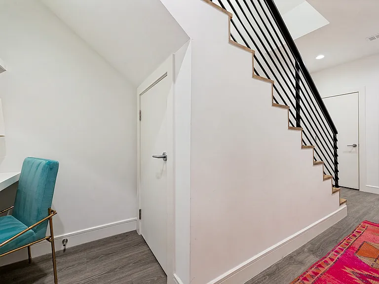 3880 Munger Ave #6 — Photo 16