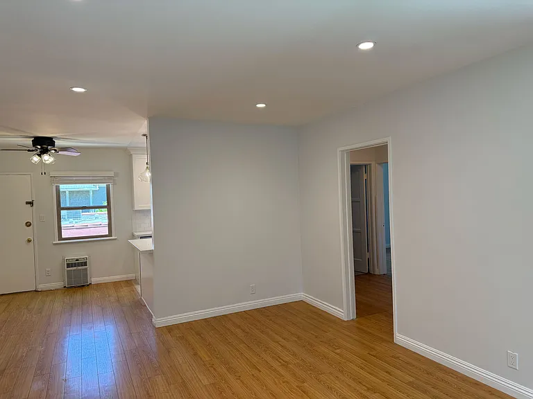 4123 1/2 W Toluca Lake Ave #4123-1/2 — Photo 26
