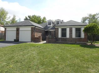 482 Valleyview Dr, Bartlett, IL 60103