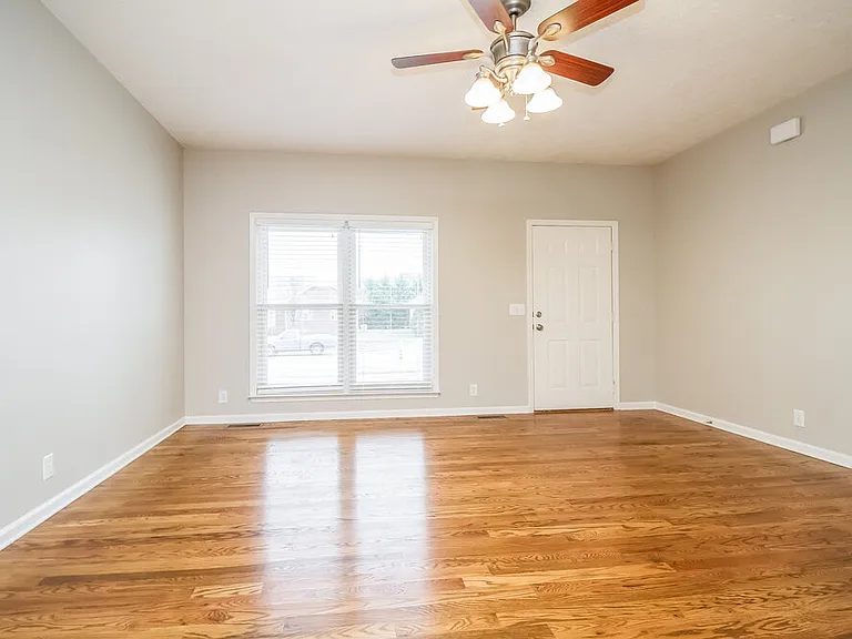 2913 Waywood Dr — Photo 4