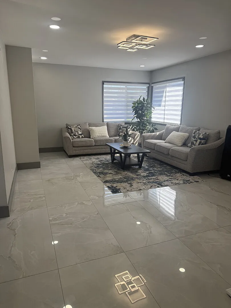 Masterfully Renovated & Fully Furnished Home in Huntington Beach Ste — Photo 1
