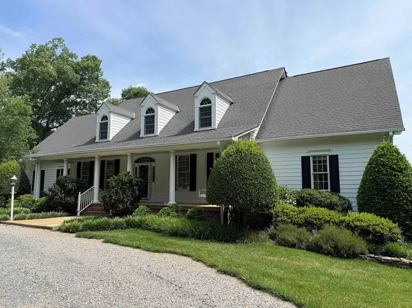 310 Old Fraziers Trl, West Point, VA 23181